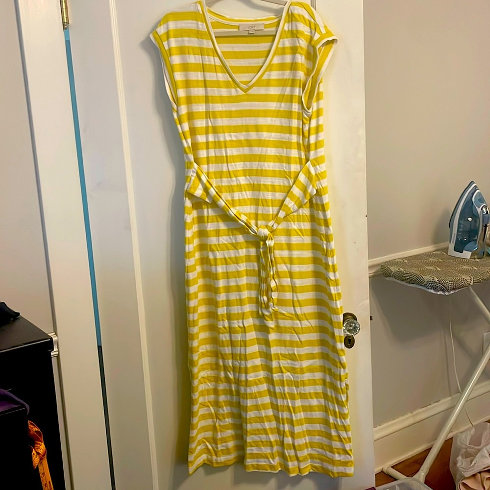 Like New Loft tie waist maxi dress